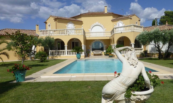 Vendemian Villa | VILLA CONFORTABLE PISCINA CLIMATIZADA PROMOCIÓN DE SERVICIOS DE CALIDAD JULIO