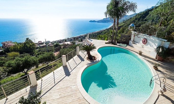Letojanni Villa | Villa en Letojanni con 4 habitaciones, capacidad 8