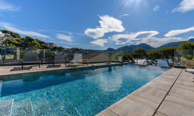 Cassis Villa | Villa-Exclusivo-Vista al Mar-Piscine à Débordement-Baño privado con hidromasaje