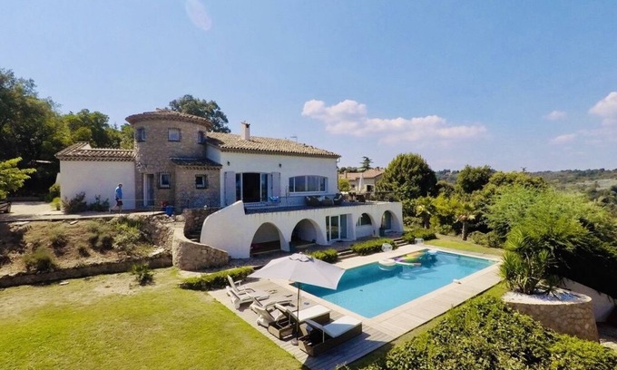 Tanneron Casa | Luxury villa with a view, 15 min away from the sea