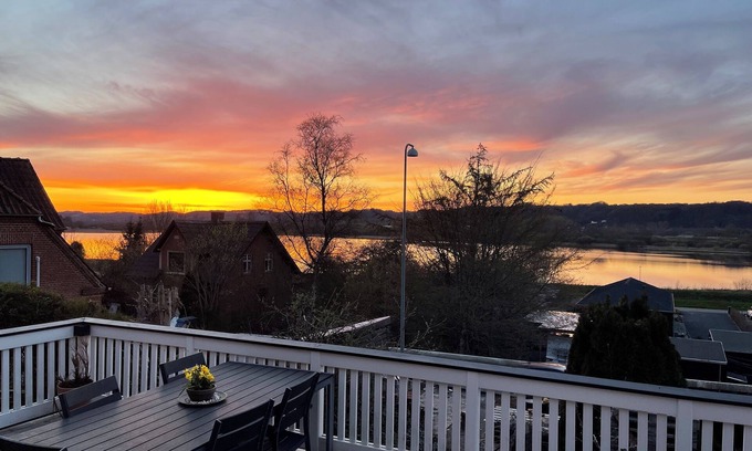 Vejle Casa | Villa con bosque en el patio y vista al lago