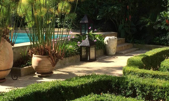 Tangier Villa | Villa de lujo con jardín, piscina y hammam. Personal de la casa incluido.