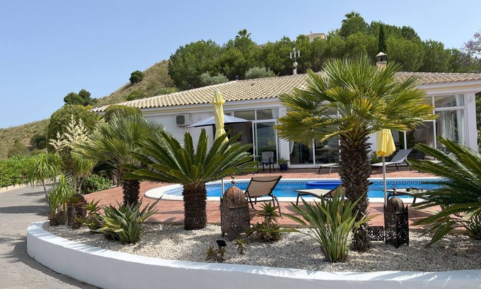 Vinuela Casa | Villa de lujo con excelentes vistas - piscina privada - gran jardín de invierno