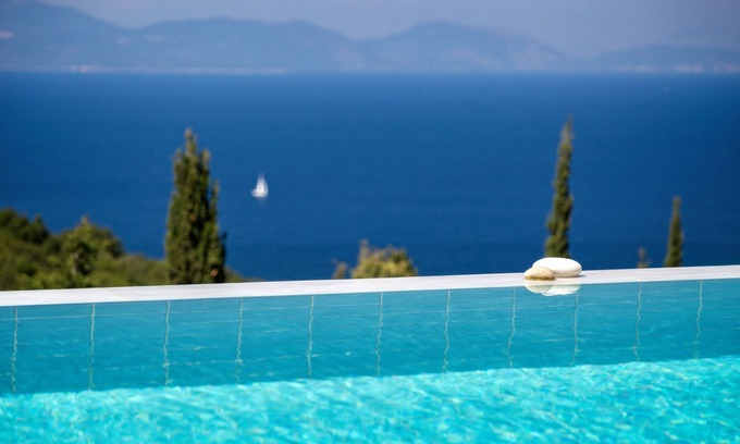 Fiskardo Villa | Villa de lujo con piscina infinita, espectacular vista al mar, 10 minutos a pie de Fiscardo.