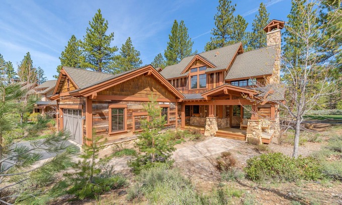 Truckee Casa | Luxury Villa with hot tub in Old Greenwood, minutes from world class skiing!