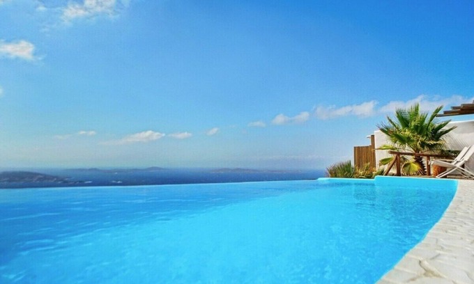 Faros Armenistis Casa | Luxury Villa with Infinity Pool and Helipad