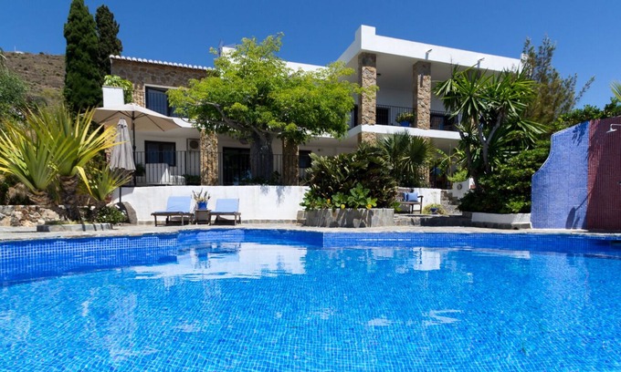 Salobrena Villa | Villa de lujo con piscina privada climatizada y vistas impresionantes