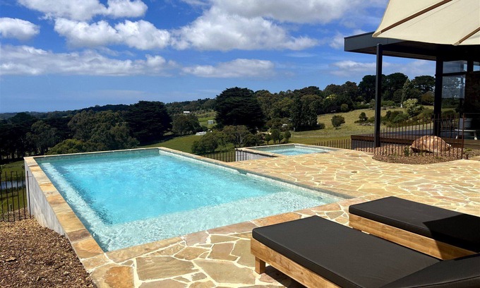 Red Hill Casa | Luxury Villas Allambee at Red Hill (Farm Stay)