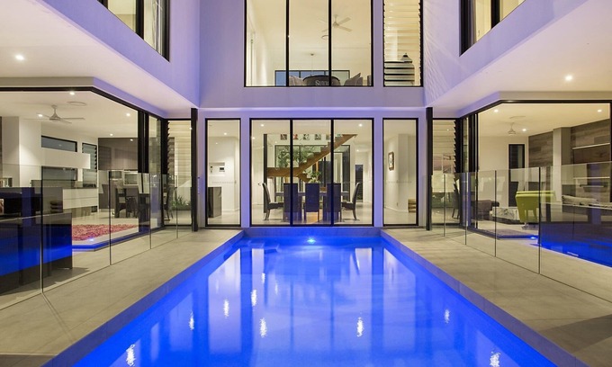 Surfers Paradise Casa | Luxury Villas Bluewater Oasis (Heated Pool)