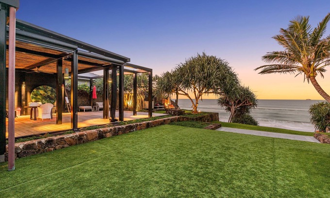 Byron Bay Casa | Luxury Villas Pacific House Byron Bay (Access to Beach)