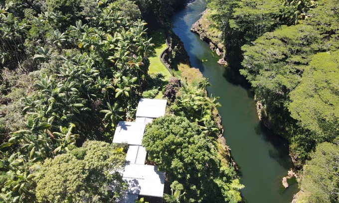 Hilo Casa | Luxury Waterfall Oasis: The Falls at Reed's Island