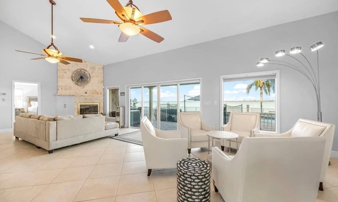 Sanders Casa | Luxury Waterfront Pool Home-5BD/5BA