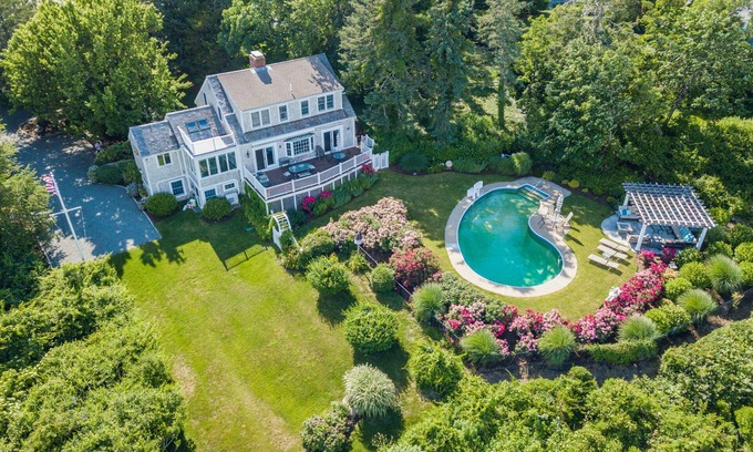 Orleans Casa | Lujo Frente al hogar con piscina climatizada enterrada