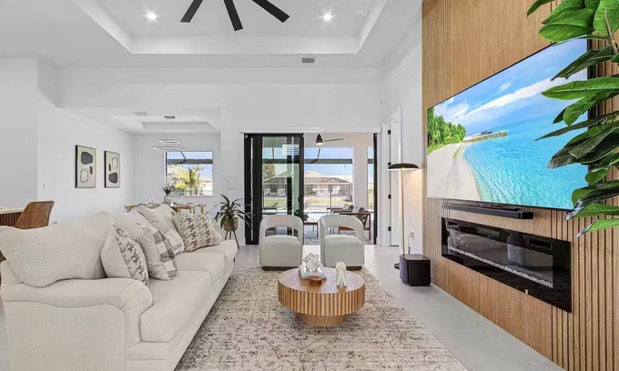 Trafalgar Casa | Luxury Waterfront Retreat! Hot Tub and Heated Pool.