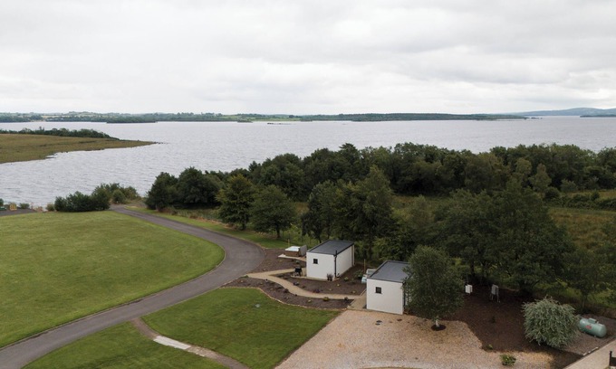 Enniskillen Cabina | Luxury Waterfront Self-Catering Cabins