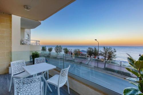 Sliema Apartamento | Luxury Waterfront Stay in Prime Sliema Area