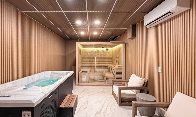 East Stroudsburg Casa | Luxury Wellness Estate. Private SPA, Pool, Sauna & Cinema.