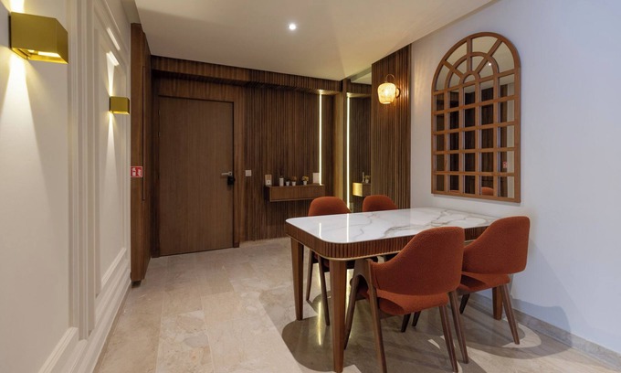 Semlalia Apartamento | Luxury Wellness in Marrakech Center – Hammam, Sauna, Gym, Heated Pool & Rooftop.
