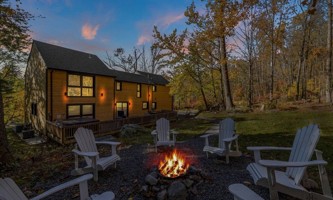 Tannersville Casa | Luxury West Hill Villa! 7 BR,4 Bath,24+ Sleeps! @ Camelback, Sauna!⛷️🏂🚣