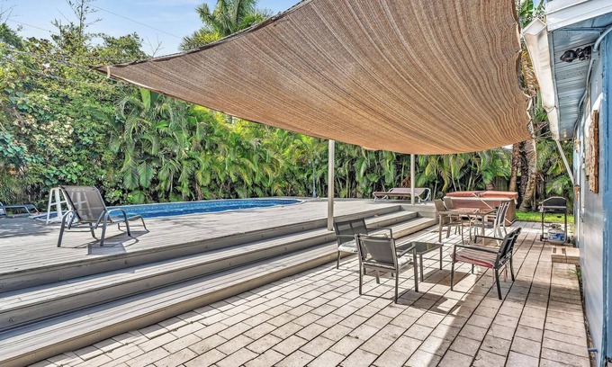 South Middle River Casa | LUJOSO WILTON RESORT HOME ... INCREÍBLE YARDA YARDA 3/2 CASA PRIVADA. REMODELES COMPLETAMENTE