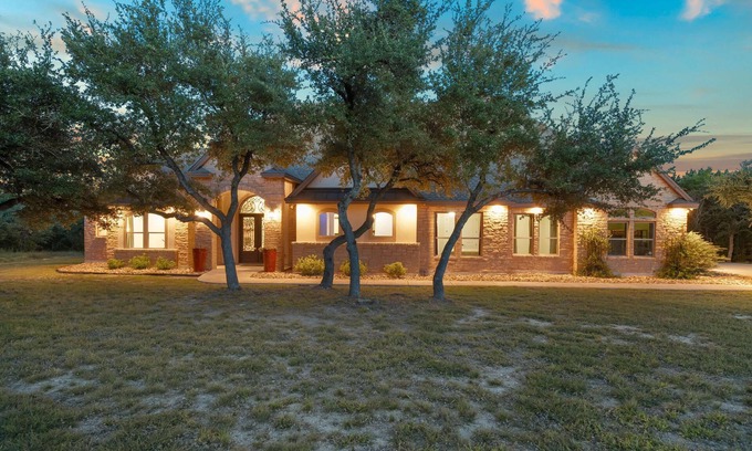 Wimberley Casa | Luxury Wimberley Escape | 4BR | Pool | Sauna | BBQ
