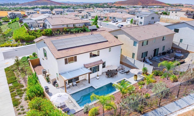 Winchester Casa | Luxury Wine Country Home with Pool & Spa