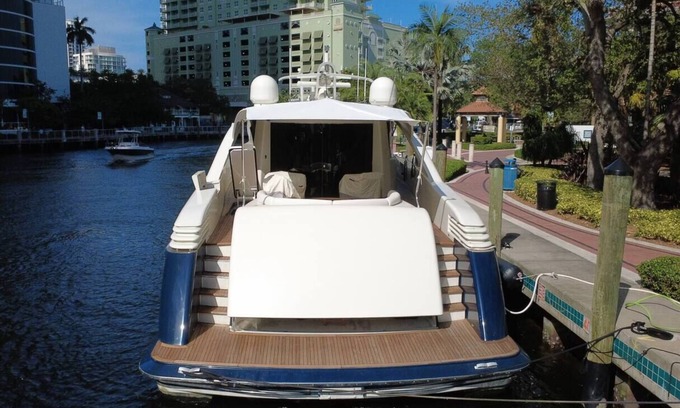 Riverwalk Fort Lauderdale Alquiler De Eote | Luxury Yacht stay Fort lauderdale