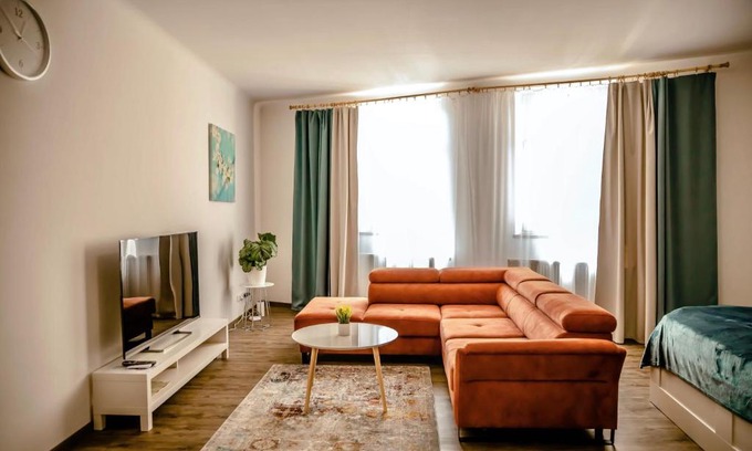 Hradec Kralove Apartamento | Luxusní studio na Velkém náměstí, Wi-Fi, Netflix
