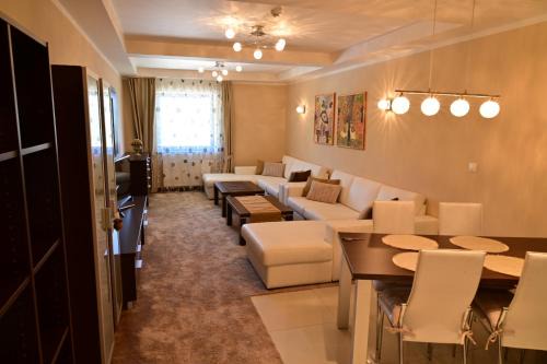 Strbske Pleso Apartamento | Luxusný apartmán v Hoteli Panorama s výhľadom na hory