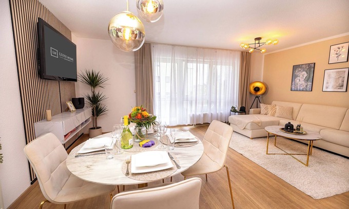 Biberach an der Riss Apartamento | Luxx Home BC, Zentral - für 4 Personen-balkon-parken-voll Ausgestattete Küche