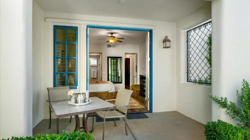 La Quinta Hotel | LV033 Quaint Downstairs Legacy Villas Suite