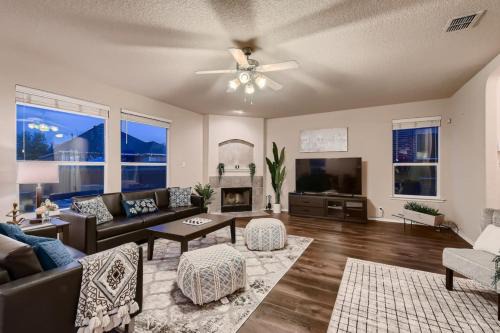 San Antonio Casa | Lxry 4 BR, near attrns (St1)