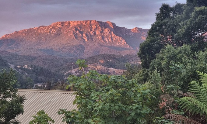 Queenstown Casa | Lyell: Character, views, comfort, air-conditioned, quiet yet close to towncentre