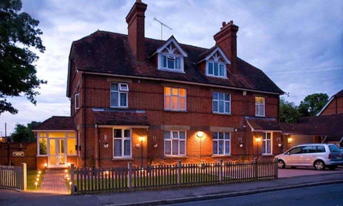 Ascot Hotel | Lyndricks House