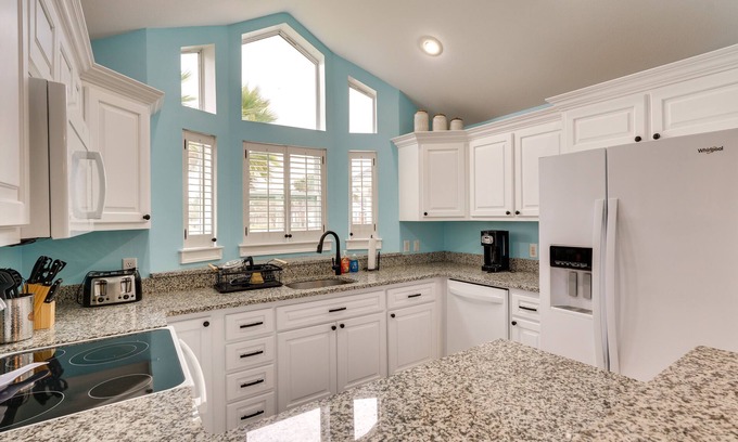 Lynn Haven Casa | Lynn Haven Vacation Rental w/ Pool: 12 Mi to Beach