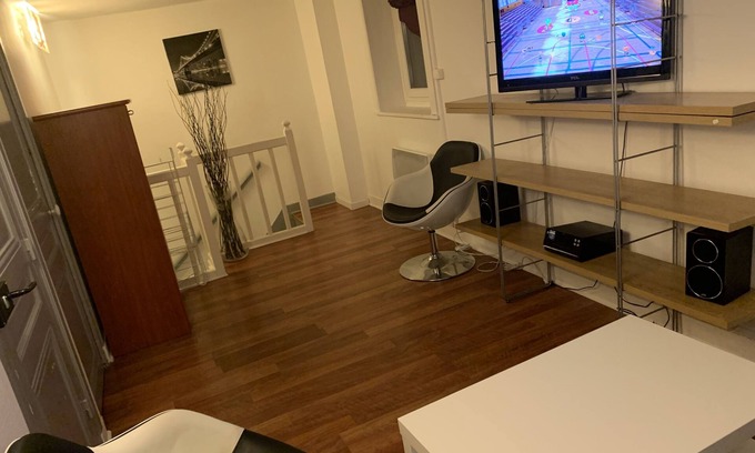 Moliere Vauban Apartamento | Lyon 6e apartments located 2 minutes from the Halles de Bocuse and La Pardieu.