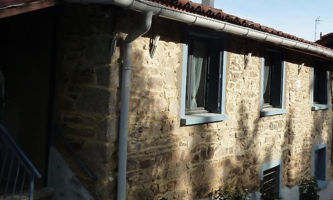 Rontalon Cama Y Desayuno | Lyon Campagne