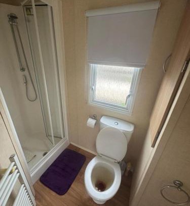 Kinmel Bay Chalet De Esquí | Lyons Oakfields Towyn 3 bedroom pet friendly