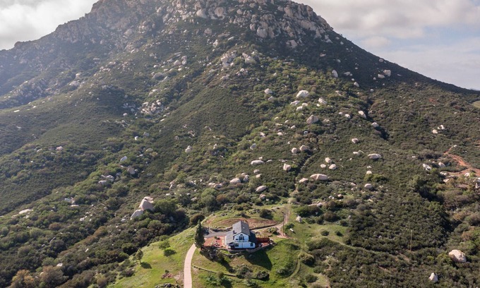 Jamul Casa | Lyons Peak Vacation Rental- Bohemian Unit