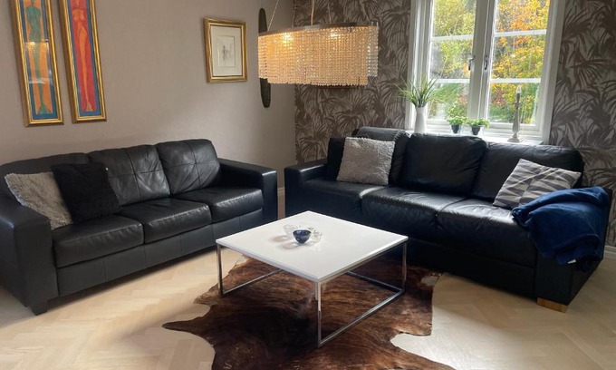 Uddevalla Casa | Lyxig Villalägenhet i centrala Uddevalla - Spabad
