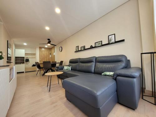 Los Corrales de Buelna Apartamento | Mély Apartment