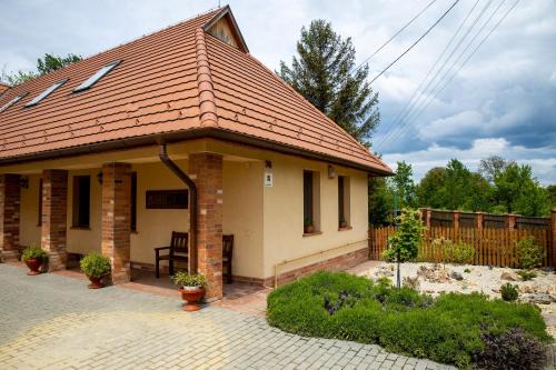 Vizsoly Casa | Mézes Vendégház és Apiterápiás központ