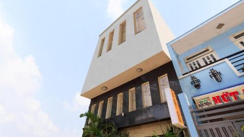 Tan Phu District Hotel | Mặt Trời Vàng Hotel