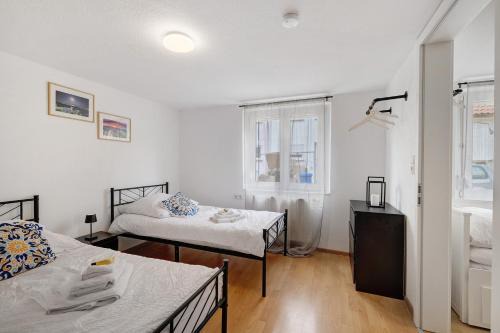 Schlatt Apartamento | M B Homes Schlatt Fewo 1