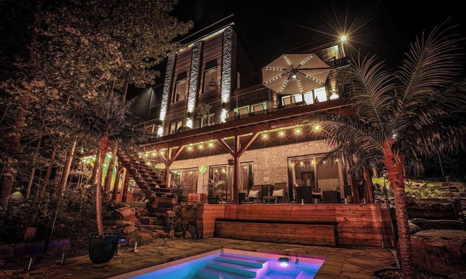 Sainte-Beatrix Chalet De Esquí | M Resort & Spa | Sleep 20| unique concept by the water! Exclusif in Quebec