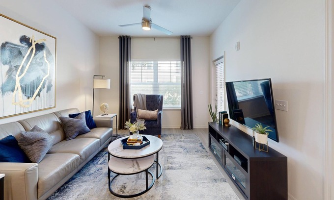 Sun Bay South Apartamento | M South Tampa: Resort-Style Living with Pool and Modern Fitness