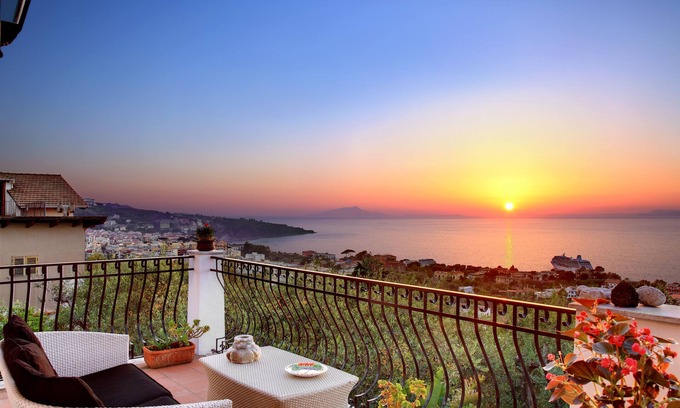 Sorrento Apartamento | M Suites L' Ulivo - Apartamento con vistas al mar y terraza panorámica