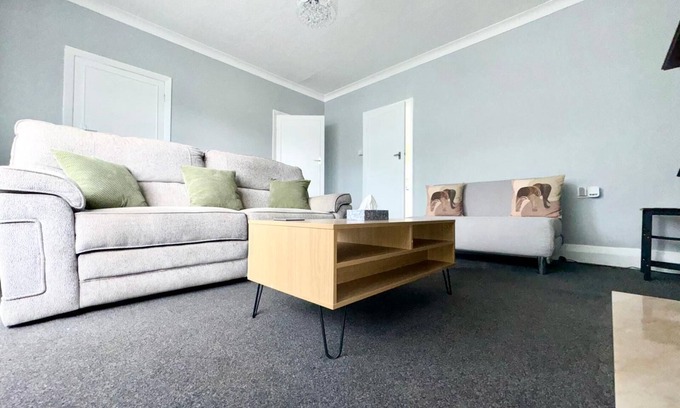 Sutton-in-Ashfield Casa | M1 Link 2 Bed House Wifi Parking,Contractors