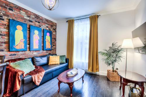 Downtown Montreal Apartamento | Mackay Street Downtown - Bell Center, Nightlife, & Metro at your doorstep!