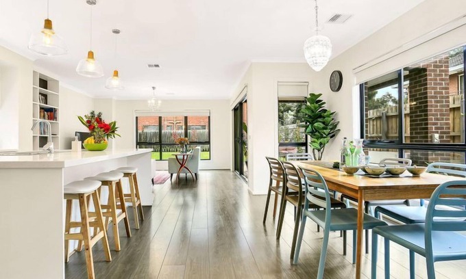 Footscray Casa | Macpherson Luxe 4BR House por A & J